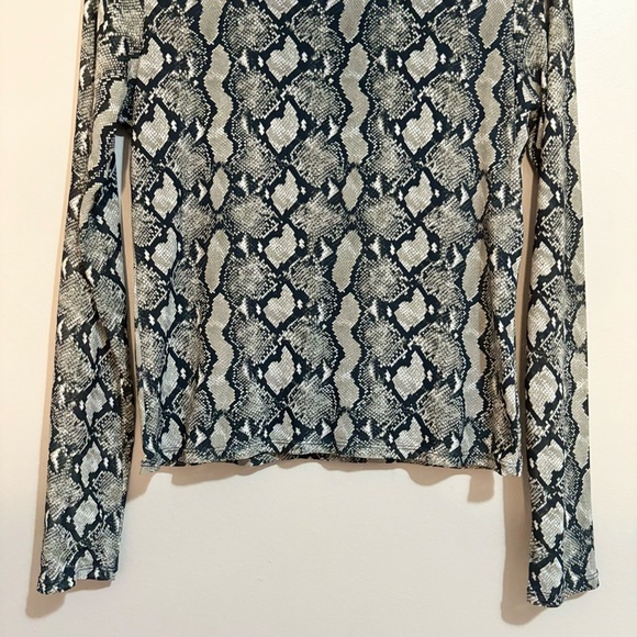Rachel Zoe Mesh Snake Skin Print Turtleneck w Sheer Long Sleeves - Picture 10 of 12